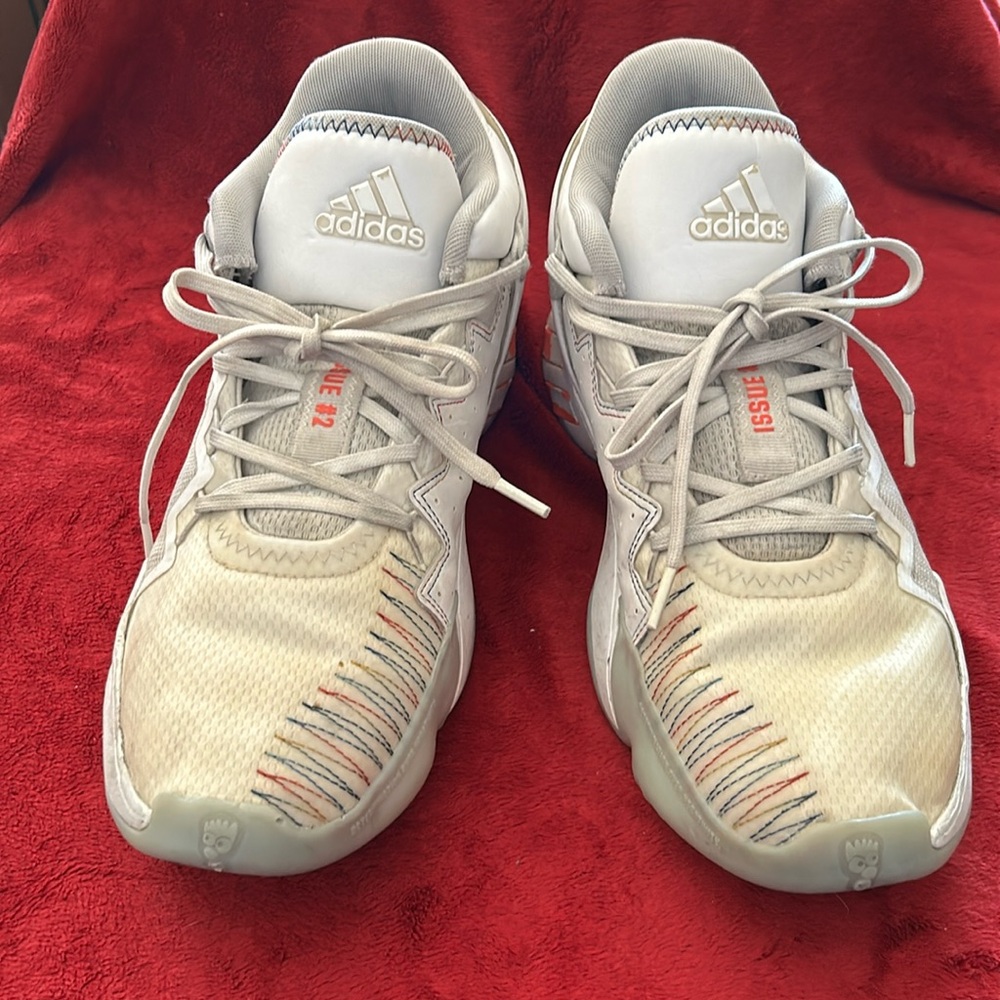 Very nicee, men’s tennis shoes